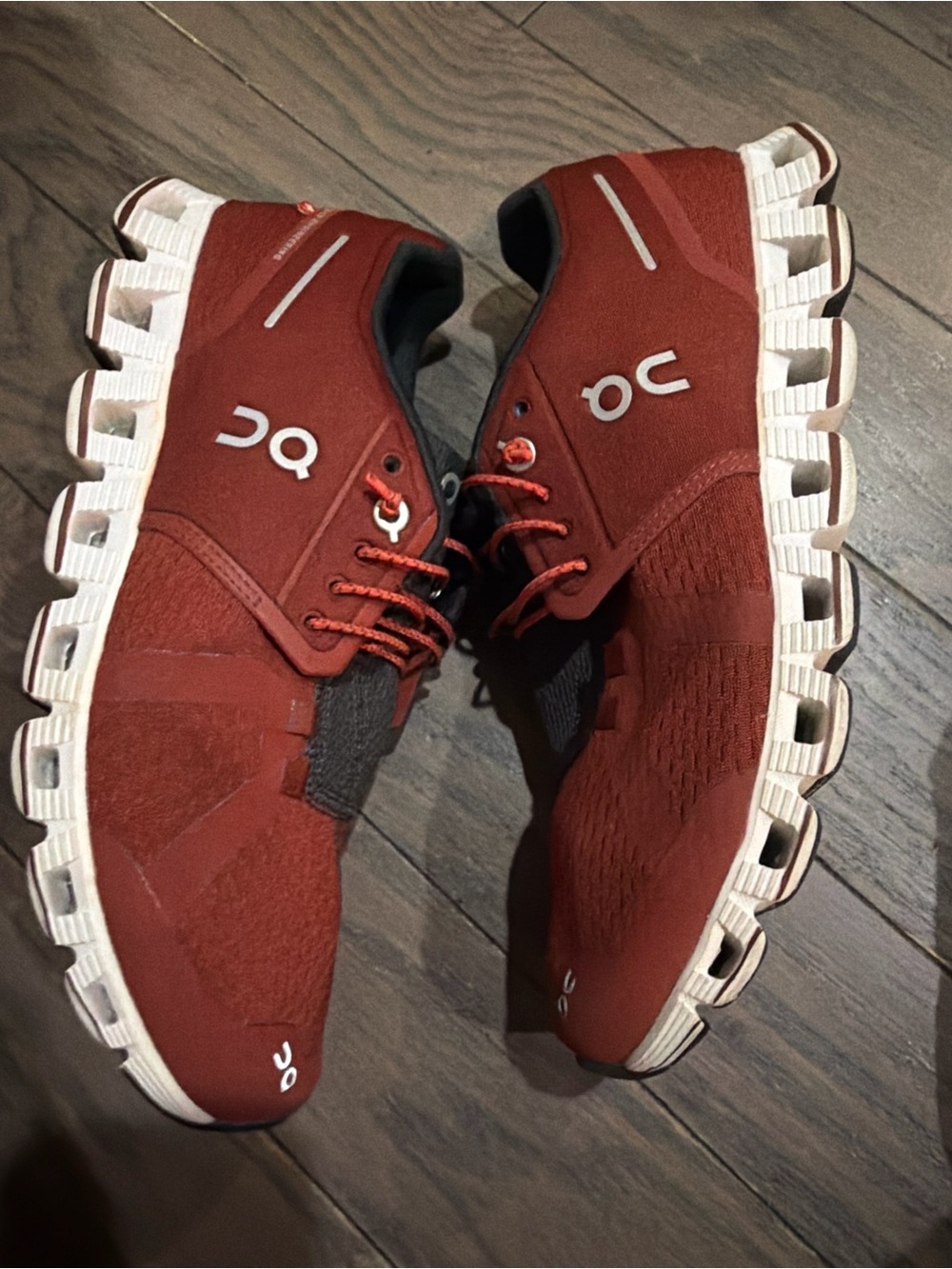 On Running Cloud Swift 2 women  burgundy Athletic Shoes 8,5